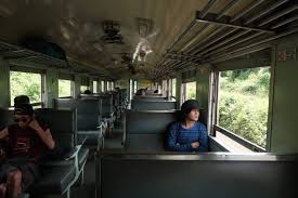 Banyak aktiviti jualan makanan dijual diatas perahu ditepian sungai berkenaan, terdapat juga pelbagai gerai jualan pakaian dan pelbagai. Pengalaman Saya Travel Dari Kl Hatyai Naik Keretapi Dengan Bajet Bawah Rm500 Pelancongan Explorasa Forum Cari Infonet