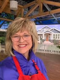 Annette Waller's Instagram, Twitter & Facebook