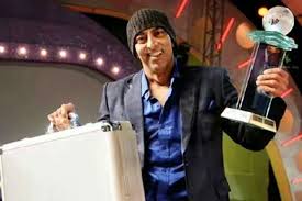 Season 3 Vindu Dara Singh Popular Son Of A Very Poplar Actor Dara Singh Vindu Dara Singh Took Home The Coveted Bigg Boss Trophy In Th Dara Singh Boss Winner