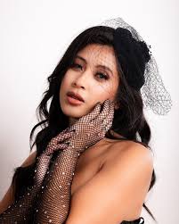 Canon R5 with Profoto D2 setup