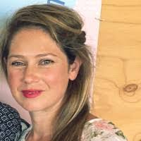 Edith Watt's Instagram, Twitter & Facebook