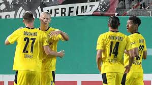 We predict the visitors will stroll into the next round with a comfortable win. Vy8aj1t7dmtsm