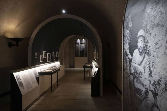 Marc Bloch, l'esprit de l'Histoire" : une exposition riche d'archives et de d&eacute;couvertes dans la crypte du Panth&eacute;on &ndash; franceinfo