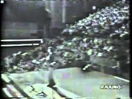 Ciao a tutti, questo indirizzo porta al mio sito personale dal quale potete ascoltare la mia cover della canzone: Claudio Baglioni E Tu 1974 Youtube