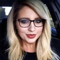 Samantha Dry's Instagram, Twitter & Facebook