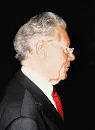 The church remains as one of the critical road hans küng, an eminent swiss catholic priest, took this challenge and provided lucid and realistic picture of the church. Hans Kung Steckbrief Promi Geburtstage De