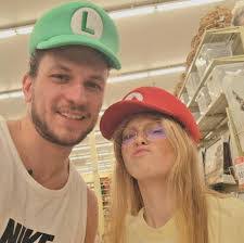 Angela Tanksley's Instagram, Twitter & Facebook