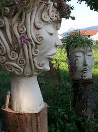 Skulpturen Von Michaela Theis Gartenkunstlerin Skulpturen Kunst Skulpturen Gartenskulpturen
