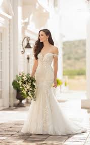 Fabric is shaped to contour the body, giving you the perfect hourglass figure.for the bride that wants to look her absolute best on her wedding day, this is the dream come true. Mermaid Wedding Dresses Trumpet Wedding Gowns Essense Of Australia