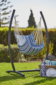 Bequemer Hangesessel Mit Gestell Fur Den Garten Hangesessel Garten Hangesessel Mit Gestell Outdoor Dekorationen