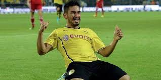 Manchester city ile şampiyonluğa doğru giden türk asıllı alman futbolcu i̇lkay gündoğan, the players' tribune'e konuştu. Ilkay Gundogan Duygusal Ve Ozel Mac