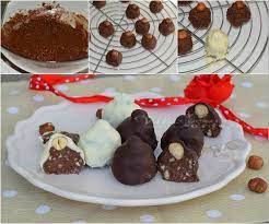 200 gr di biscotti pan di stelle, 100 gr di burro, 1 tazzina di rum o caffe', 1 cucchiaio di nutella cioccolatini extra fondenti fatti in casa da benedetta fatti con ingredienti genuini, questi cioccolatini si sciolgono. Cioccolatini Fatti In Casa Ricetta Facile E Velocissima