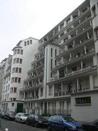 Immeuble Et Piscine Des Amiraux Wikipedia