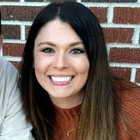 Beth Baylor's Instagram, Twitter & Facebook