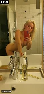 Zara Larsson Sexy Poses Naked Showing Off Her Pussy During A Hot Solo  Session - AZNude