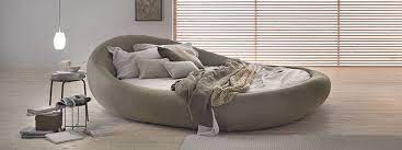 Divano chesterfield ad angolo tondo vama divani. 10 Letti Rotondi Matrimoniali Dal Design Unico Facile Ristrutturare