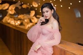 Bạn có thể cho biết thêm về vai diễn của mình trong nữ đại gia, đóng chung với mc kỳ duyên? TrÆ°Æ¡ng Quá»³nh Anh Gá»£i Cáº£m Sá»'ng Kin HÆ¡n Sau Ly Hon Tim Vietnamnet
