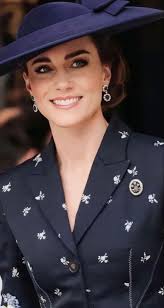 I just change my style. What do you think? 🥰❤️❣️