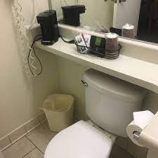 Serve up many mugfuls of comforting, satisfying coffee with the nespresso en80bae's 2 cup brewing capacity. Brittain Ashford On Twitter Sometimes You Drive Eight Hours In Blustery Snow To Play For Zero Dollars And Four People But Hey The Hotel Bathroom Has A Coffee Maker Https T Co Dyzrr2ipkc