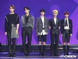 In addition, this korean singer interested in football and likes to spend more time with his family and pet. Zie On Twitter Mystery Of The World Txt S Height Txt Members