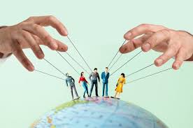 3 Pengertian Identitas Sosial Menurut Ahli: Tajfel, Hogg dan Abram, Barker 