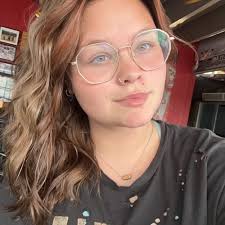 Onyx Storm Spoilers 🚨 Scroll away Go away if you haven't finished, this is  the last warning ————————————— Does Dain have a second signet?! What else  would Sloane have meant when she