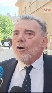 Coup de force des avocats de la défense au procès du double assassinat de  Poretta. La majorité de ces conseils ont été récusés par leurs clients. Me  Frank Berton, avocat de Christophe Guazzelli, ...