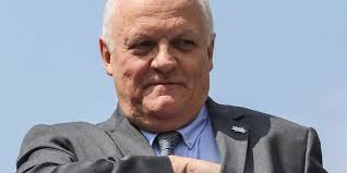 François asselineau est gardé à vue à la brigade de répression de la délinquance à la personne (brdp) de la police judiciaire parisienne, selon une autre source proche du dossier. Info Le Point Francois Asselineau En Garde A Vue Le Point