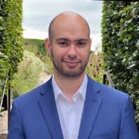 Learn about the Mentors helping entrepreneurs in our program