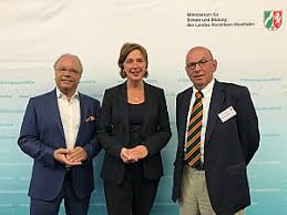 In anlehnung an msb nrw 11.12.2020. Prof Bottiger Mit Landesprojekt Zu Gast Im Schulministerium Anasthesie Uniklinik Koln