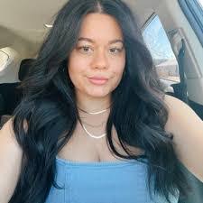 Amber Knudson's Instagram, Twitter & Facebook