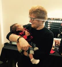 Ed sheeran hat seinen pub nach seiner frau benannt. Ed Sheeran Auf Diesem Bild Zeigt Er Seine Freundin Bravo