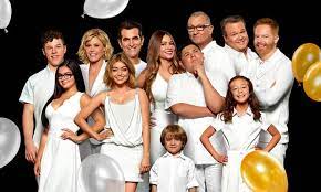 If You Didn T Already Know Modern Family Will Be Coming To An End In 2020 After 11 Seasons And 10 Years On The Air Modern Family Season 1 Modern Family Best Tv Shows