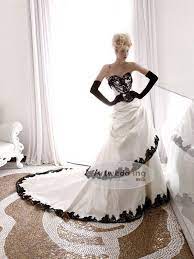 Witzige babys witzige tiere niedliche tierbabys süße baby tiere baby katzen tiere hund hunde und kinder kinder tiere lustige haustiere. Gothic Wedding Dress Classic Black And White Black Wedding Dresses Wedding Dresses Taffeta Gothic Wedding Dress