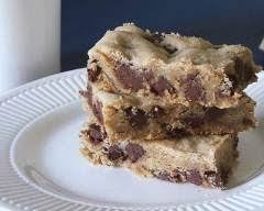 Brownies Au Chocolat Blanc Et Pepites De Chocolat Noir Recette Brownie Chocolat Recette Chocolat Blanc Brownies Chocolat Blanc
