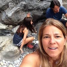 Anna Borenstein's Instagram, Twitter & Facebook