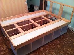 Diy platform bed with storage plans google search diy. Pin Von Paula Cearley Auf Great Ideas Diy Plattform Bett Ikea Hack Aufbewahrung Plattform Bett
