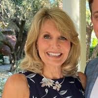 Kim Jetton's Instagram, Twitter & Facebook