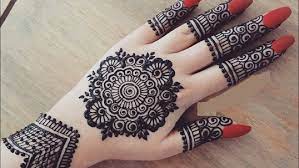 Girls like to decorate their skin with attractive beautiful and fancy mehndi designs. Round Mehandi Design Patch Children Mehndi Designs And Everything You Must Keep In Mind When Applying Henna On A Kid S Hands Bckhand Mehndi Design For Eid Easy Simple Mehndi Design