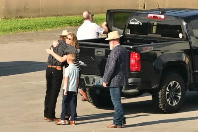 Dolly Parton's emotional loved ones gather at Nashville burial site 3 days  after her death