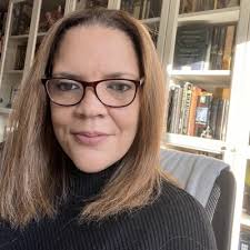 Today is my last working day at AXIS after three and a half years at the  company. This was my first job after graduating from University and I am  now one essay