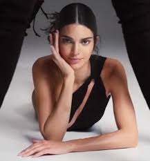 Kendall jenner, 25, is a model, socialite and reality tv star known for appearing on keeping up with the kardashians alongside her sisters kim, khloe, kourtney and kylie since 2007. Kendall Jenner Simple English Wikipedia The Free Encyclopedia
