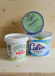 Recette gâteau fromage blanc gâteau au fromage gateau leger aux pommes recette légère fromage blanc gâteau au fromage blanc & aux pommes {recette légère} lolo et sa tambouille. Fromage Blanc Faisselle Petit Suisse Creme Fleurette Franzosische Milchprodukte Einfach Erklart Rezept Franzosisch Kochen
