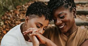 Your Guide to Boho Engagement Photos for Ethereal, Chic Memories