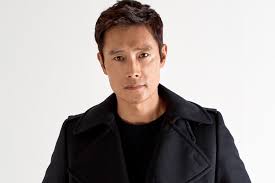 Yesterday lee byung hun left korea reportedly for work commitments in the us and at the airport he made a public statement to the gathered media where he apologized to his wife and family for the pain this situation caused. Lee Byung Hun Age Height Net Worth Married Wife Kids Parents Terminator Wiki Bio Wikiramp