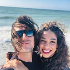 Lauren Newton-John and Aaron Enright's Wedding Website