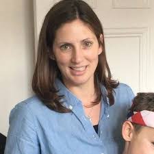 Elisa Barton's Instagram, Twitter & Facebook