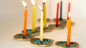 Premium handmade pillar, taper, votive, floating, ball, and celebration candles in a variety of sizes and colors. 15 Incredible Handmade Candle Decoration Ideas