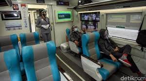 Jika bayi anda belum lahir, maka menggunakan hiburan yang tergantung akan sangat cocok untuknya. Di Balik Senyum Pramugari Kereta Api Ada Pelatihan Dari Tni