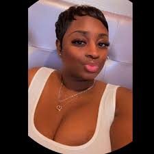 Look at one of our faves, Jackie Aina getting beautified by the braid  wizard, Hair by Susy “Jackie Jackie Jackie Jackie” gleams in her signature  platinum blonde tresses. The precision and fluidity